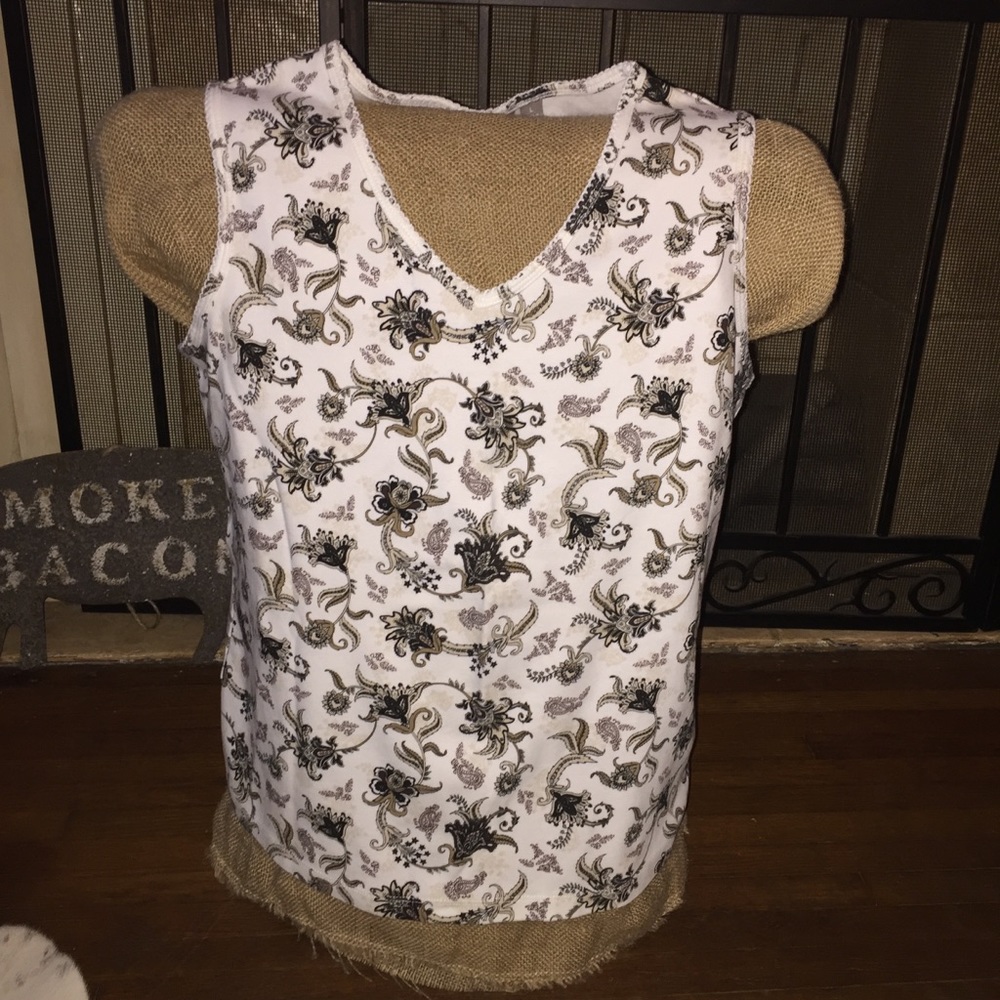 Croft & Barrow white & black print sleeveless top
